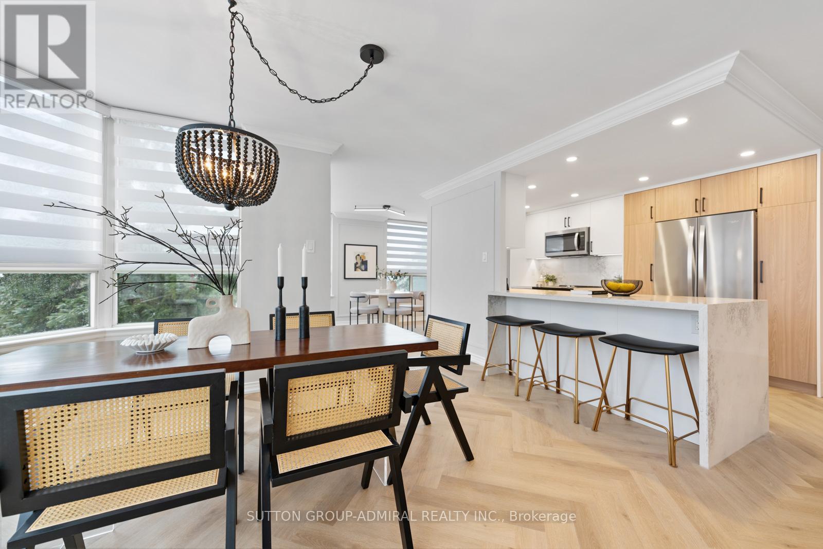 Photo 14 of 304 7 Townsgate Drive, Vaughan ON