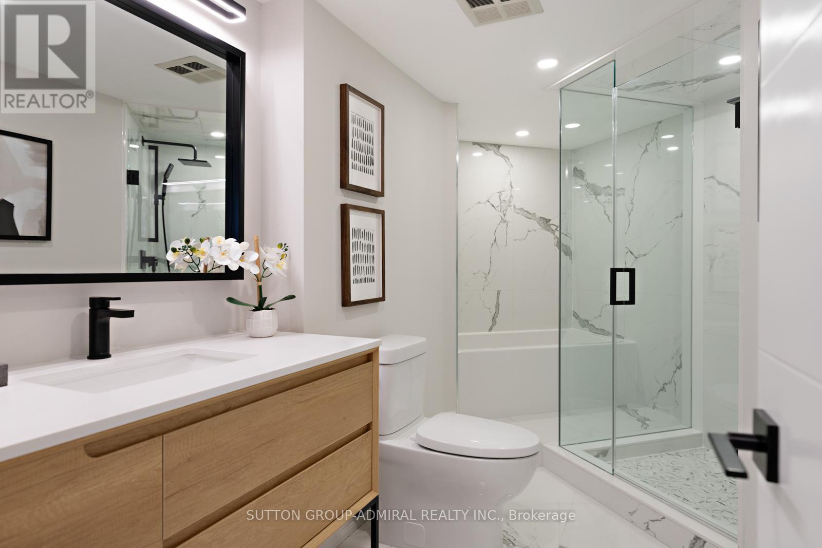 Photo 43 of 304 7 Townsgate Drive, Vaughan ON