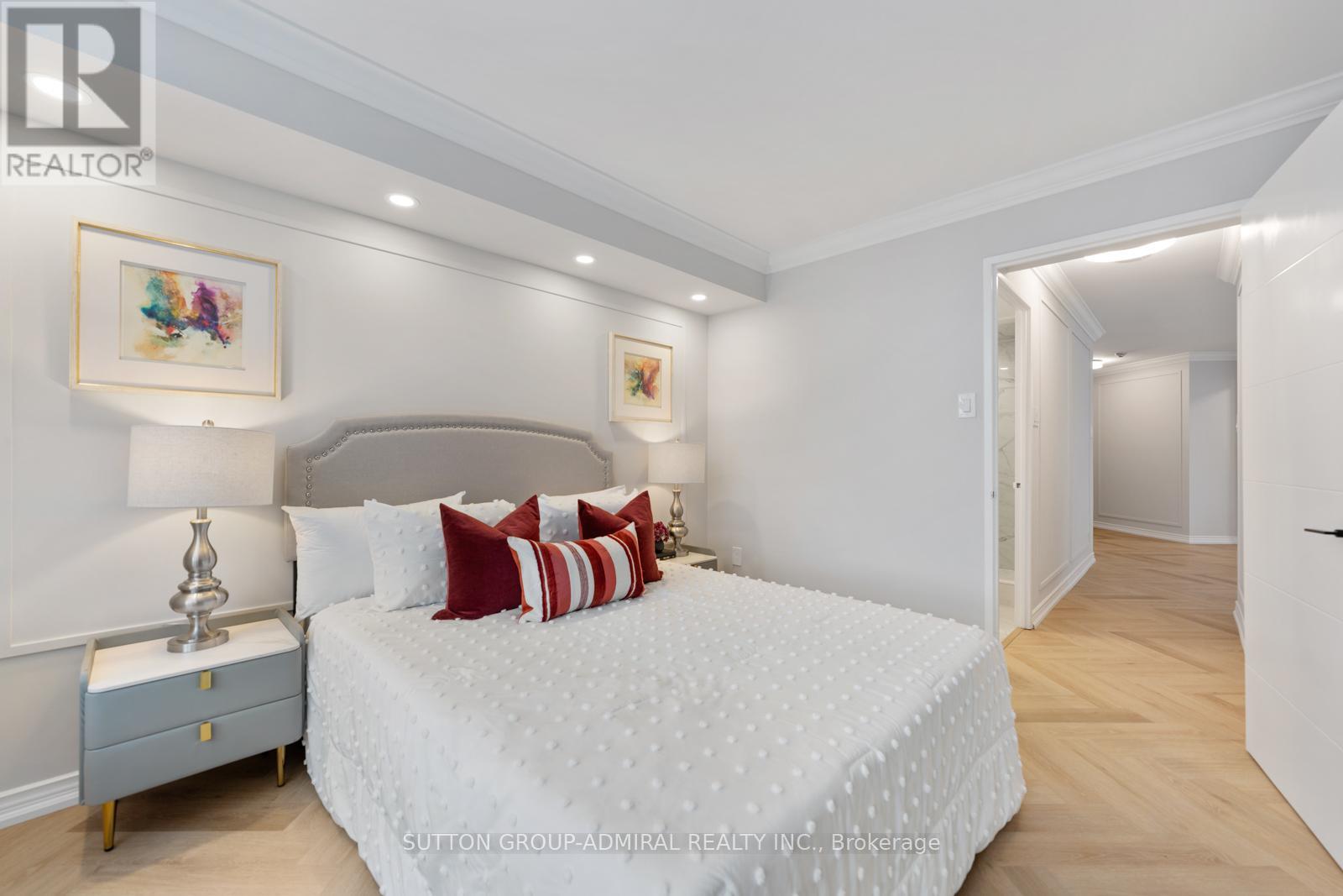 Photo 39 of 304 7 Townsgate Drive, Vaughan ON