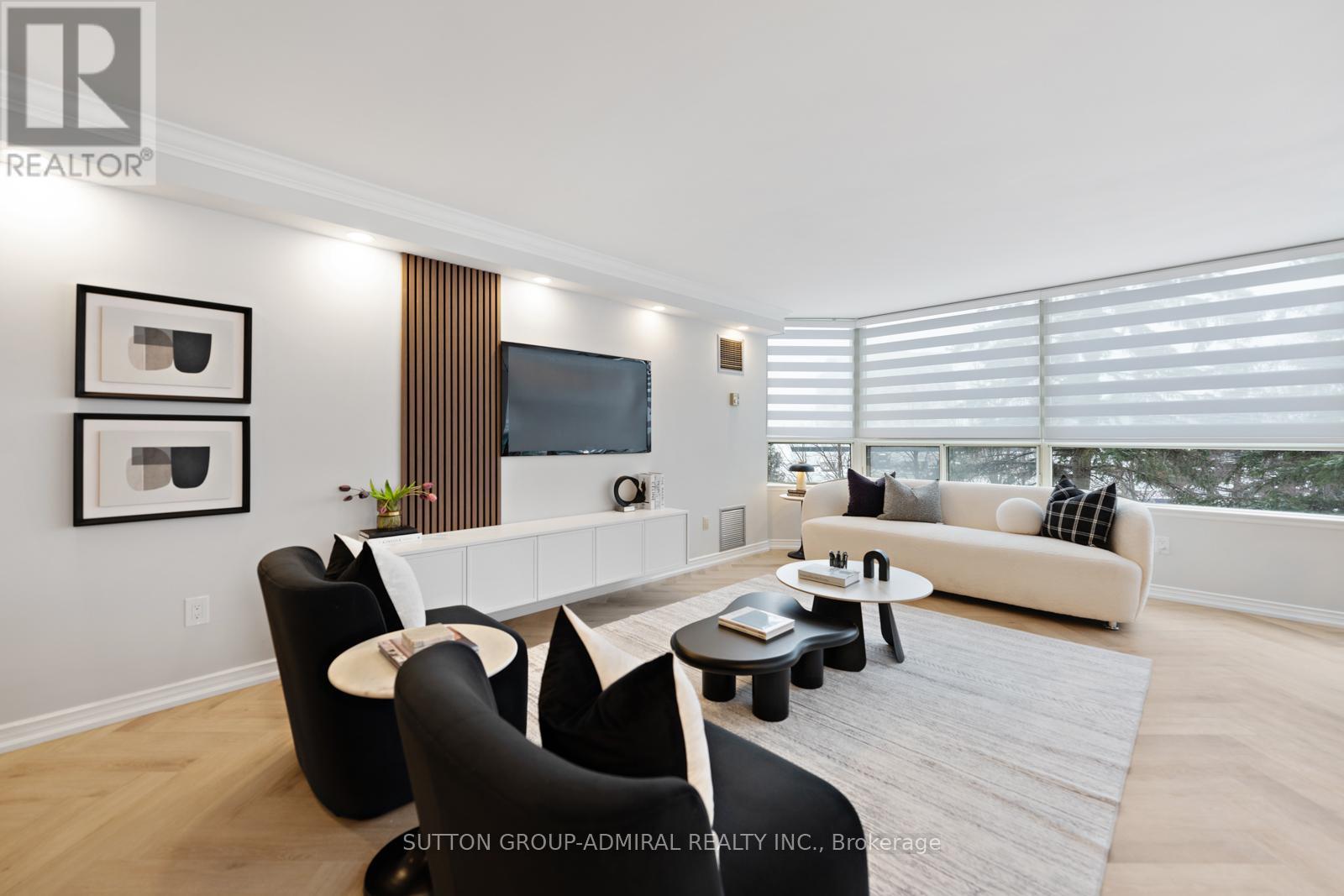 Photo 26 of 304 7 Townsgate Drive, Vaughan ON