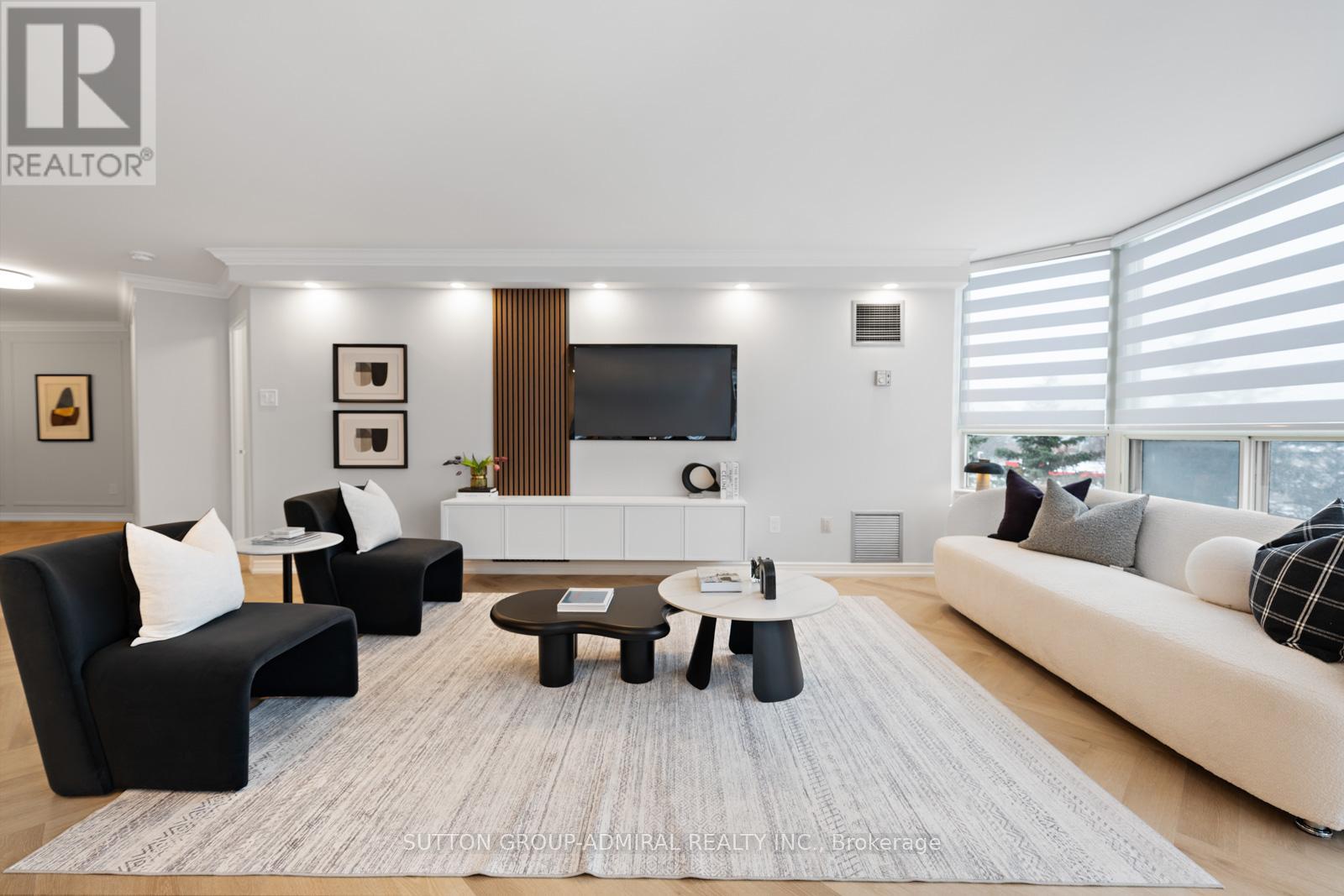 Photo 42 of 304 7 Townsgate Drive, Vaughan ON