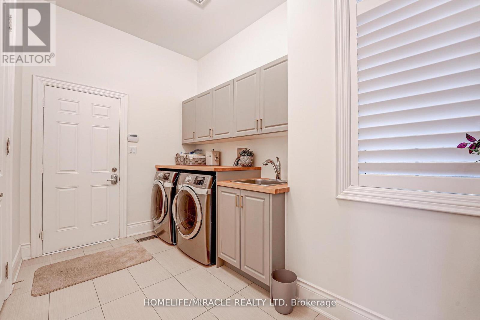 Photo 13 of 2 Stanton Avenue, Vaughan ON