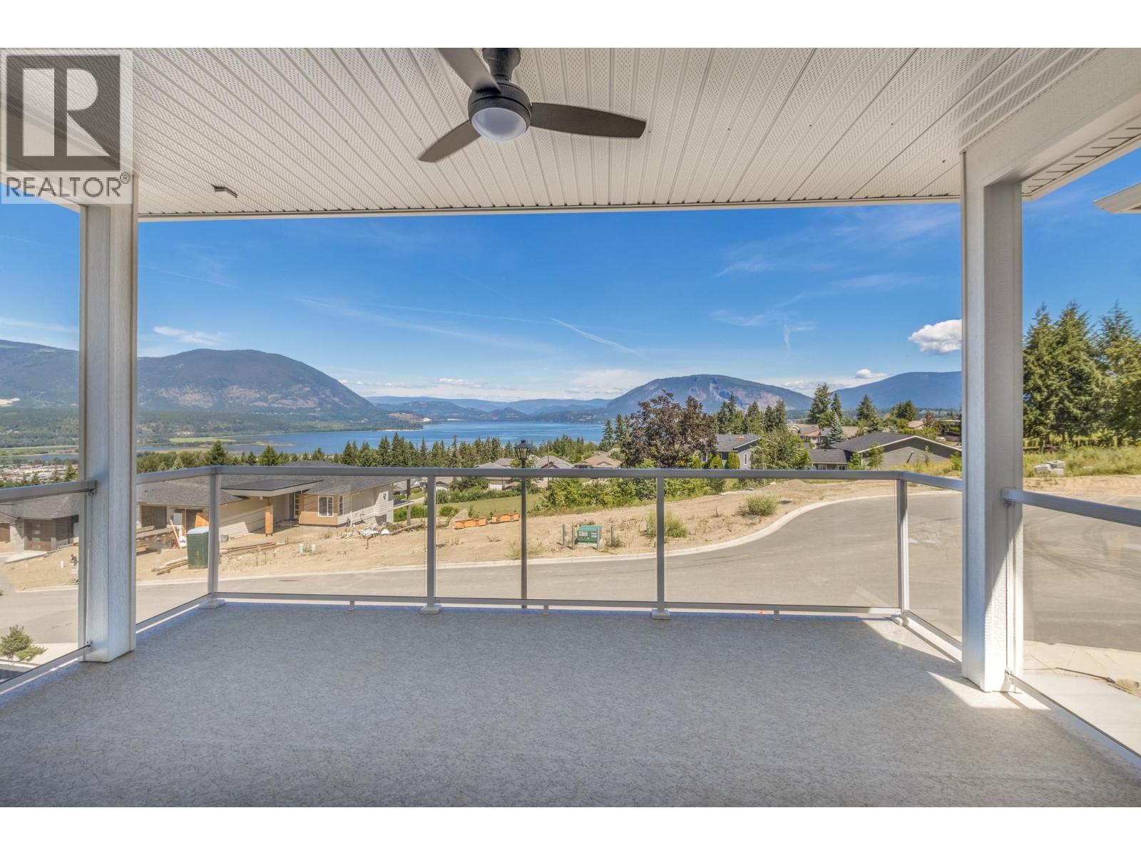 Photo 9 of 1160 16 Avenue Se, Salmon Arm BC