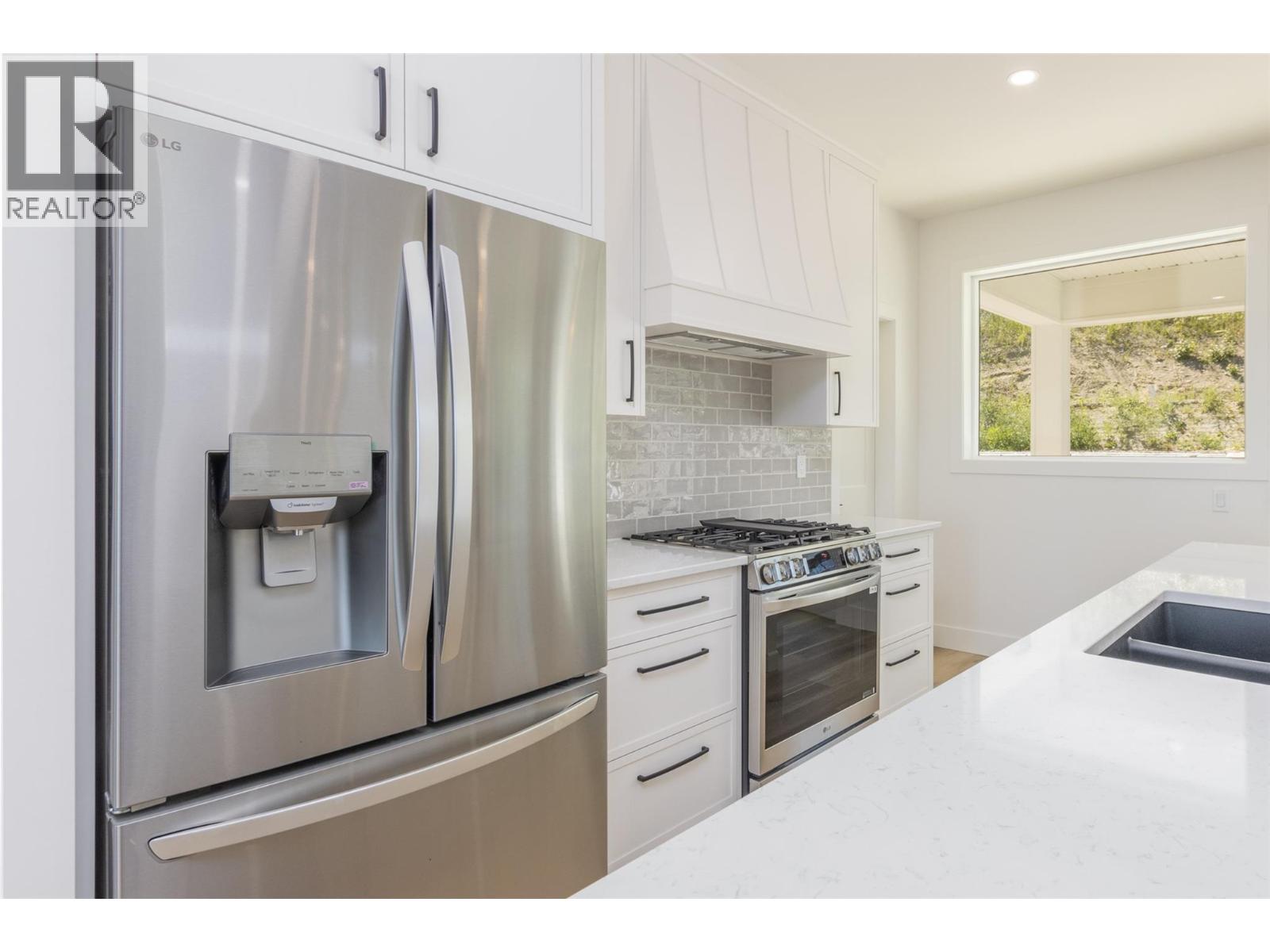 Photo 27 of 1160 16 Avenue Se, Salmon Arm BC