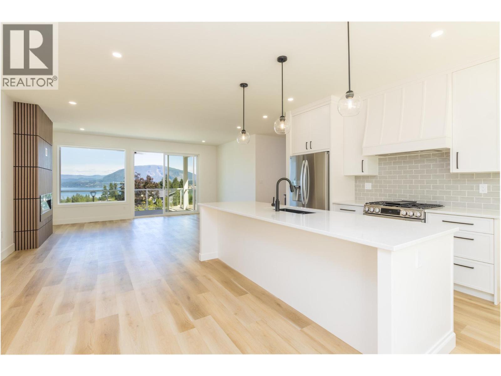 Photo 37 of 1160 16 Avenue Se, Salmon Arm BC