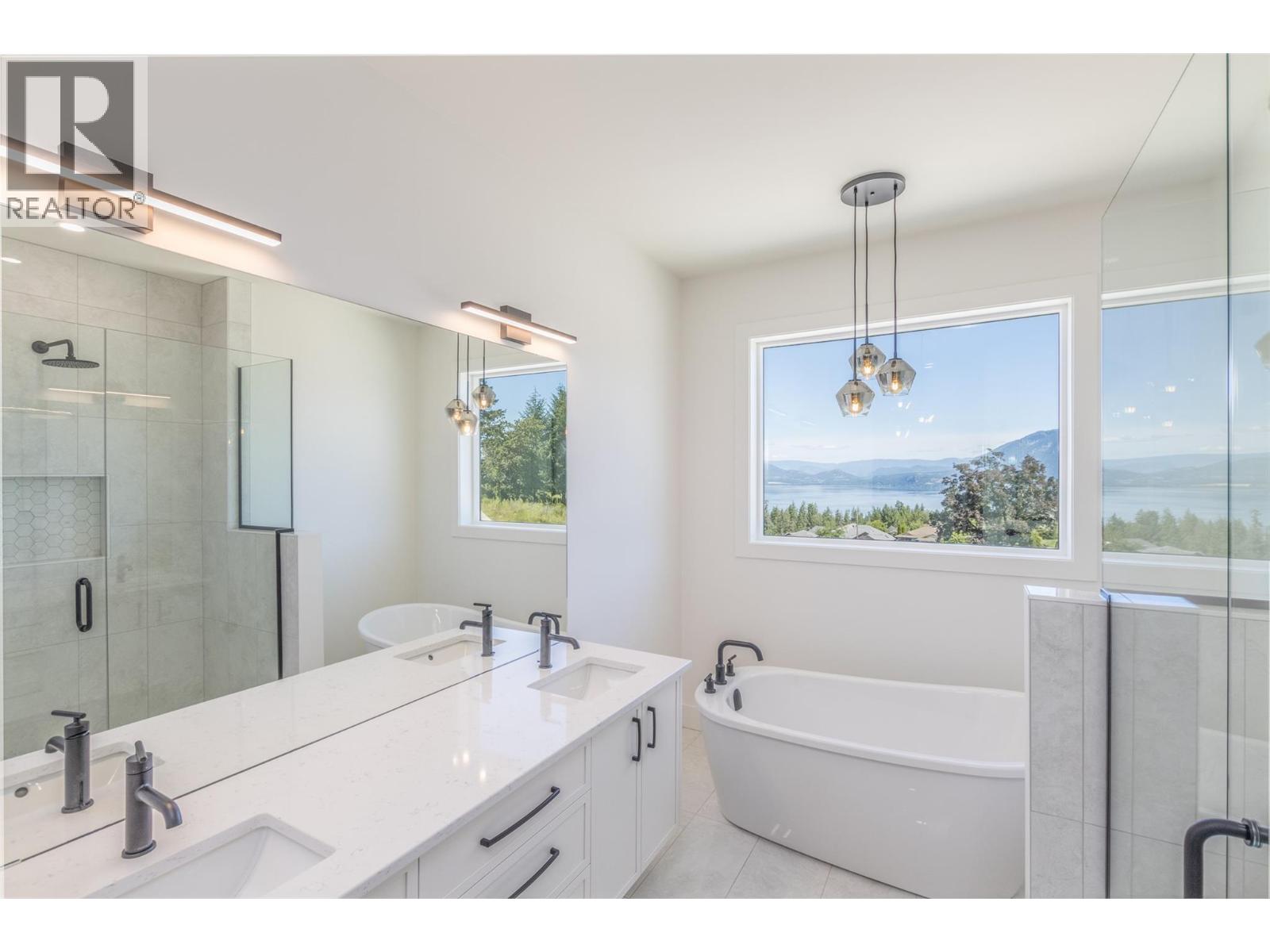 Photo 43 of 1160 16 Avenue Se, Salmon Arm BC