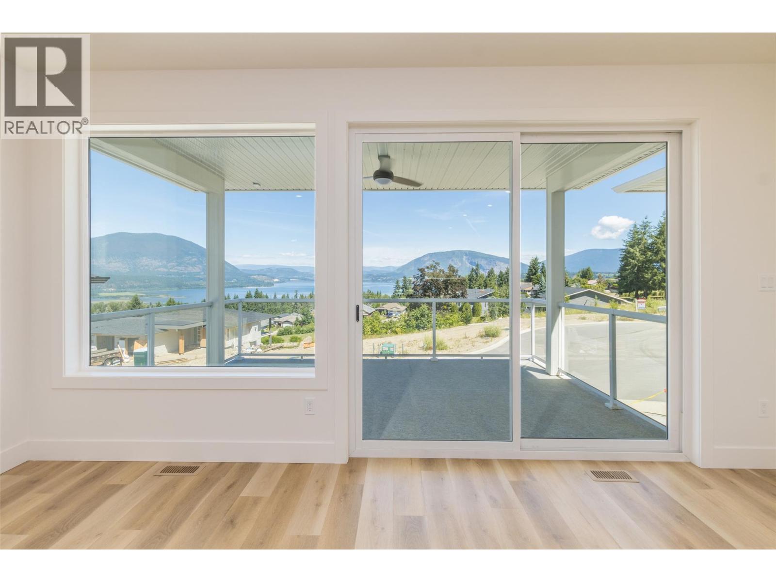 Photo 16 of 1160 16 Avenue Se, Salmon Arm BC