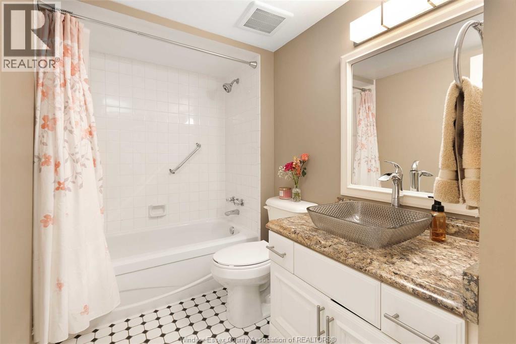 Photo 7 of 380 Pelissier Unit 2207, Windsor ON
