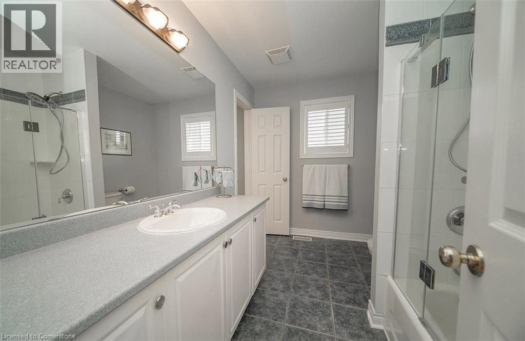 Photo 17 of 45 Goodman Crescent, St Catharines ON