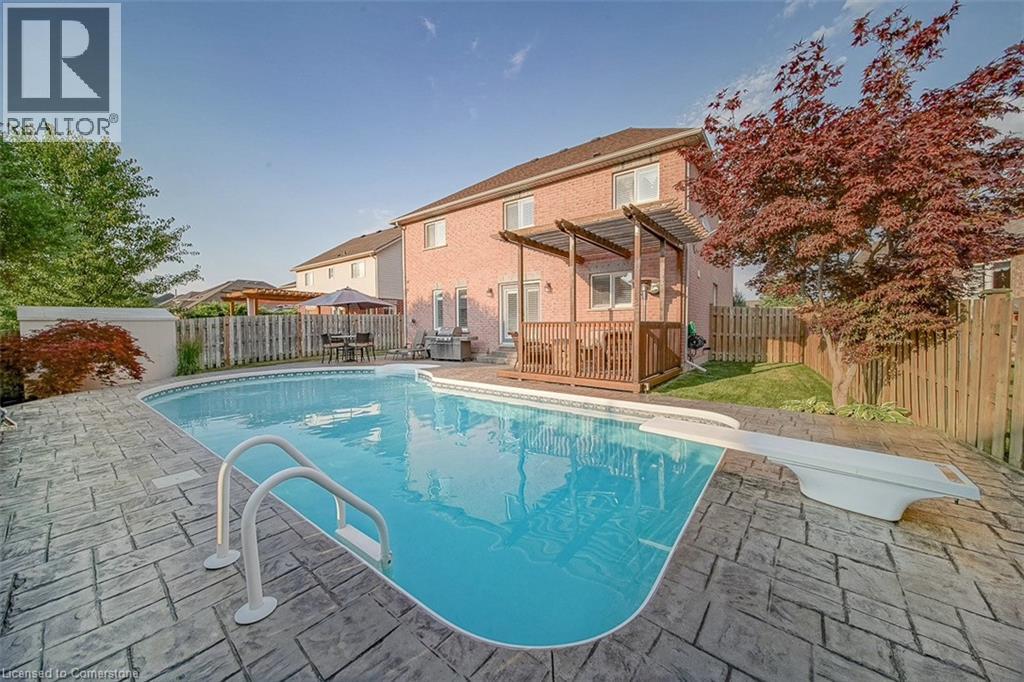 Photo 4 of 45 Goodman Crescent, St Catharines ON
