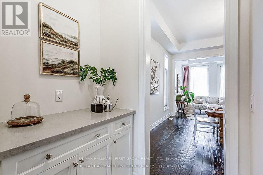 Photo 2 of 16 Beaverdams Drive, Whitby ON