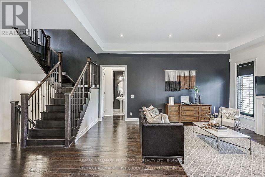 Photo 5 of 16 Beaverdams Drive, Whitby ON