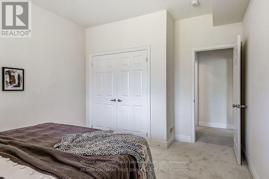 Photo 31 of 16 Beaverdams Drive, Whitby ON