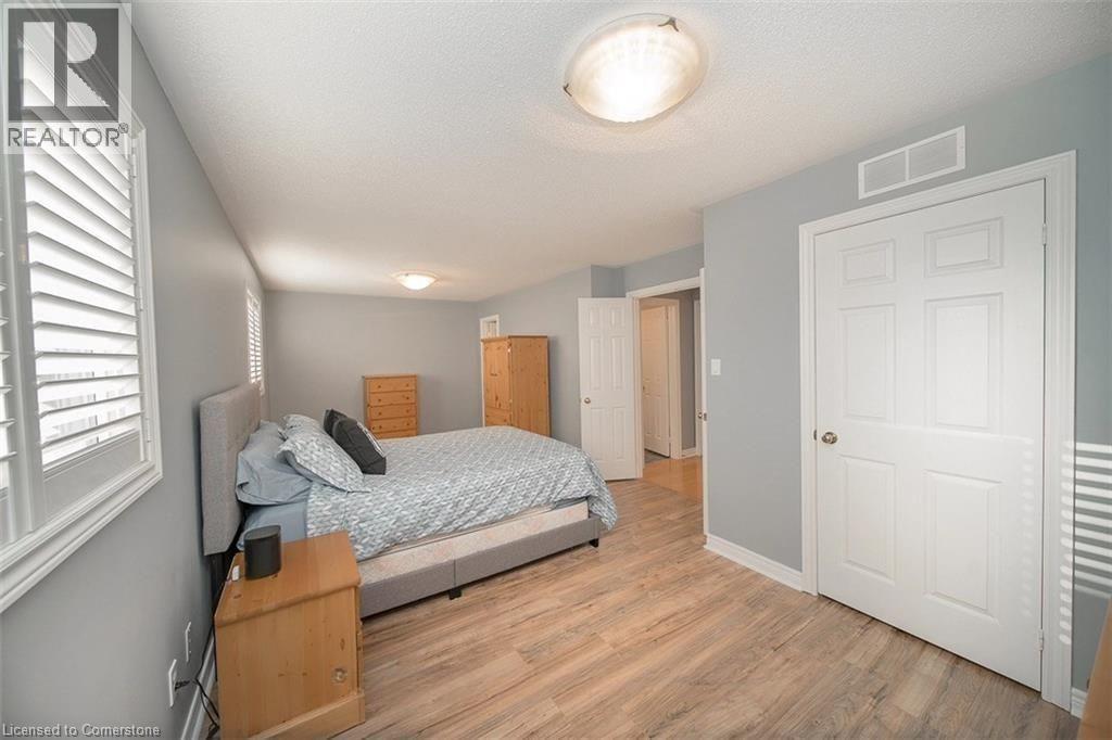 Photo 9 of 45 Goodman Crescent, St Catharines ON