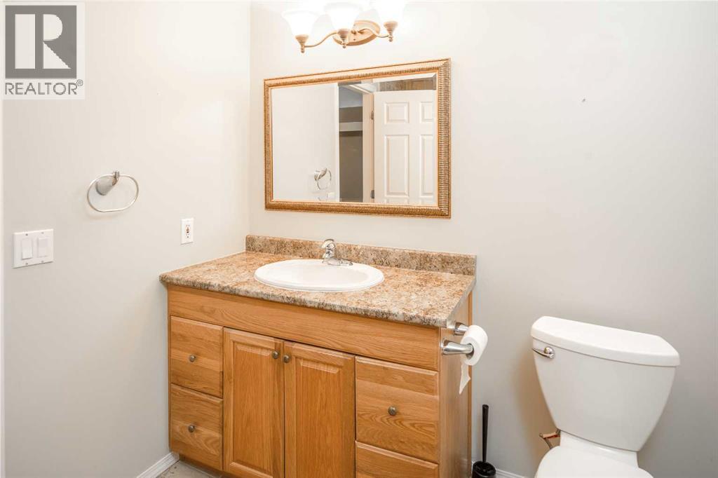 Single Family House for Sale in  Country Hills Park NW Country Hills Calgary 