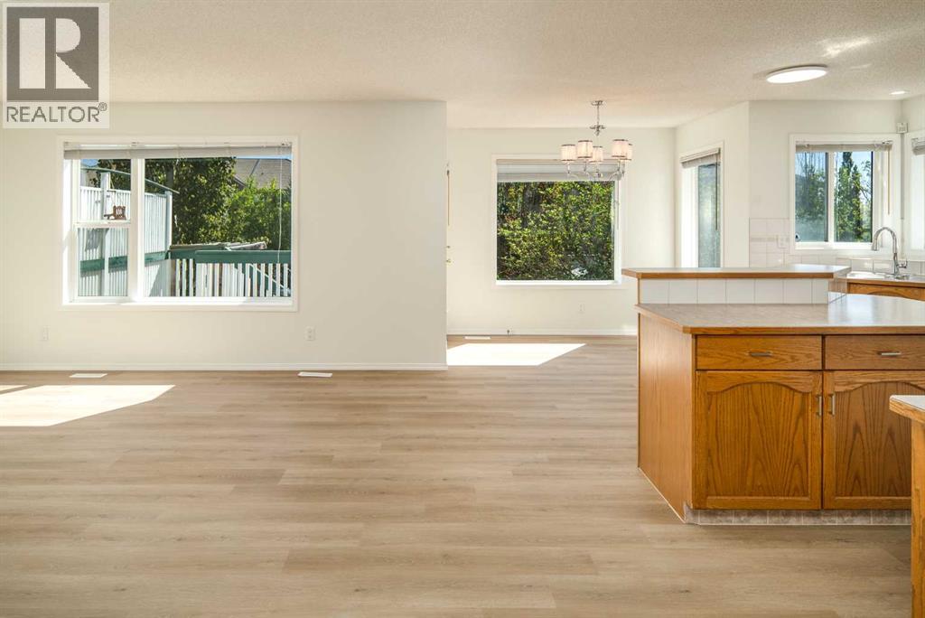 Single Family House for Sale in  Country Hills Park NW Country Hills Calgary 
