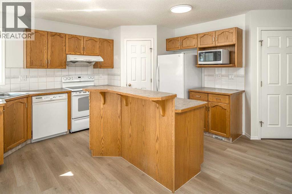 Single Family House for Sale in  Country Hills Park NW Country Hills Calgary 