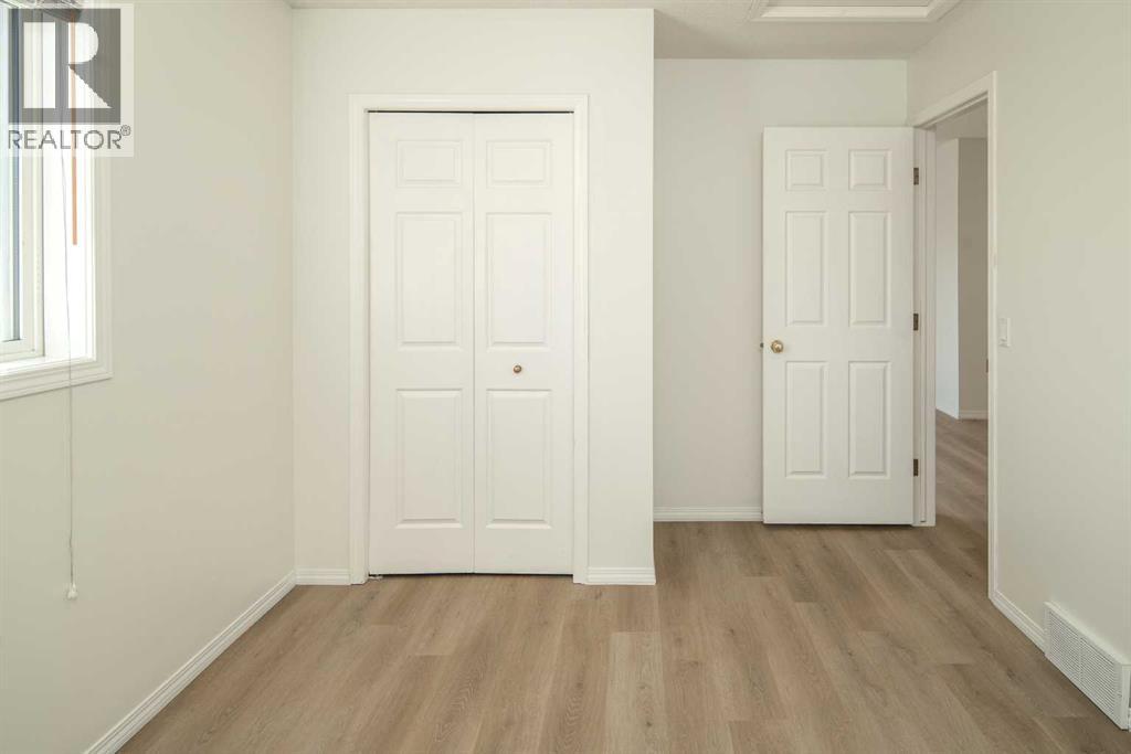 Single Family House for Sale in  Country Hills Park NW Country Hills Calgary 