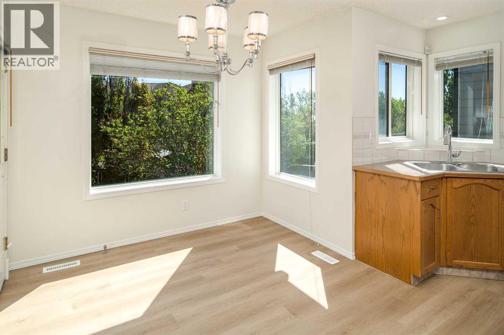 Single Family House for Sale in  Country Hills Park NW Country Hills Calgary 