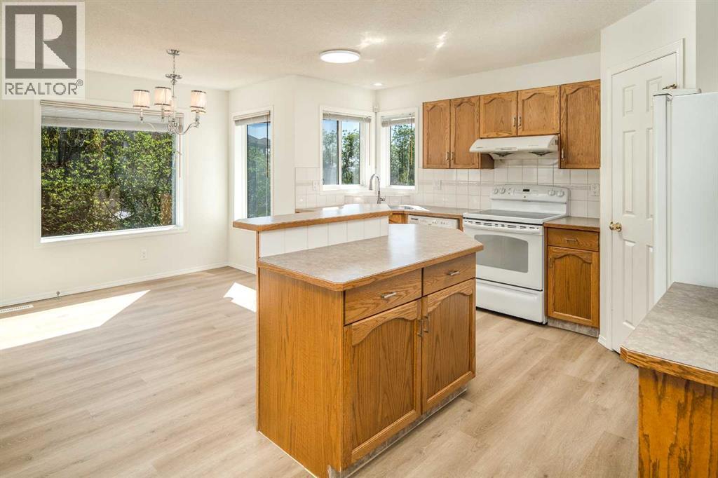 Single Family House for Sale in  Country Hills Park NW Country Hills Calgary 