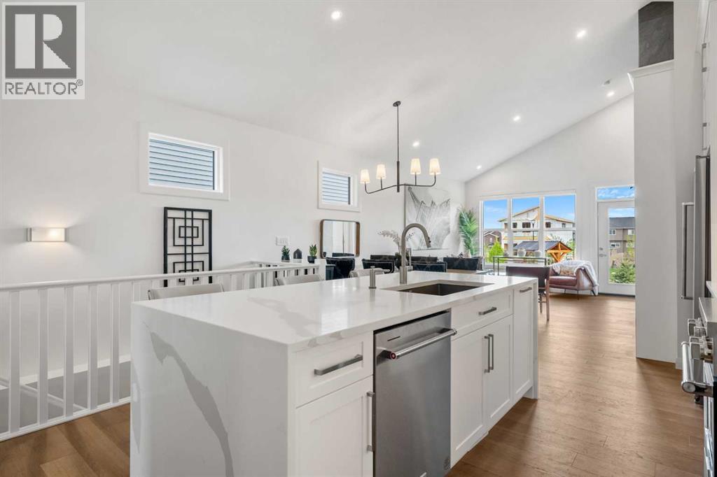 Single Family House Bungalow for Sale in  Mitchell Heath NW Glacier Ridge Calgary 