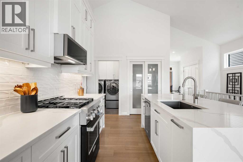 Single Family House Bungalow for Sale in  Mitchell Heath NW Glacier Ridge Calgary 