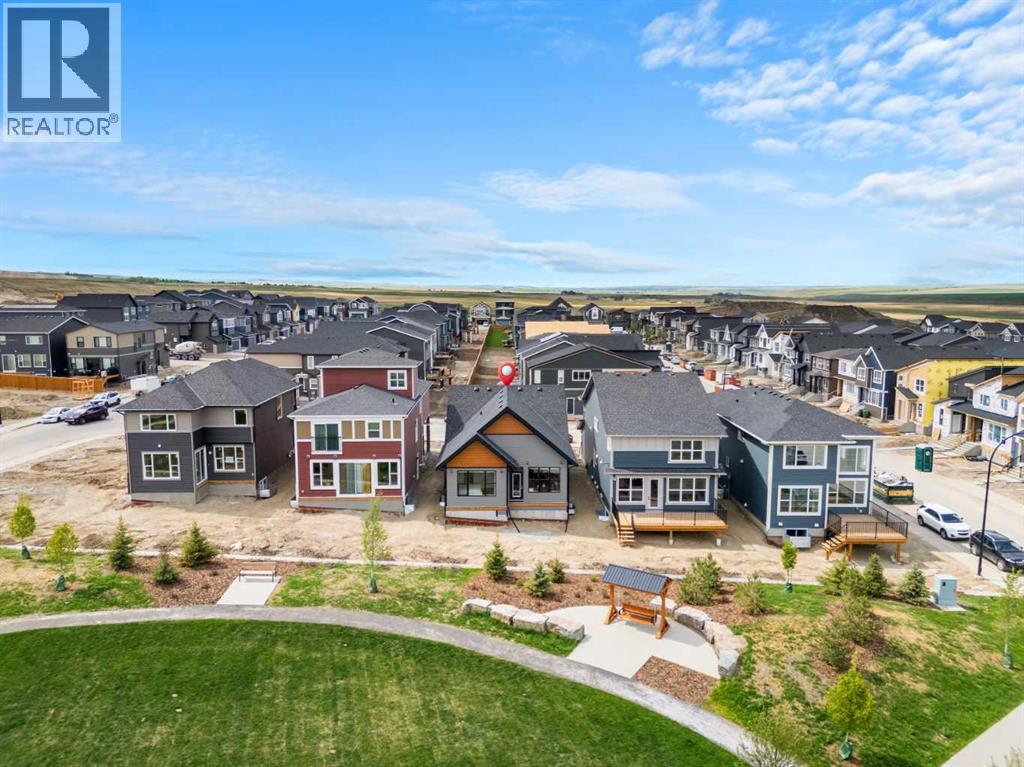 Single Family House Bungalow for Sale in  Mitchell Heath NW Glacier Ridge Calgary 