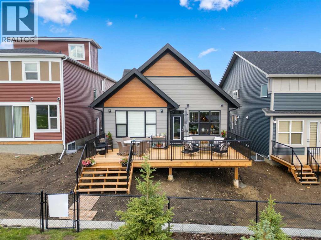 Single Family House Bungalow for Sale in  Mitchell Heath NW Glacier Ridge Calgary 