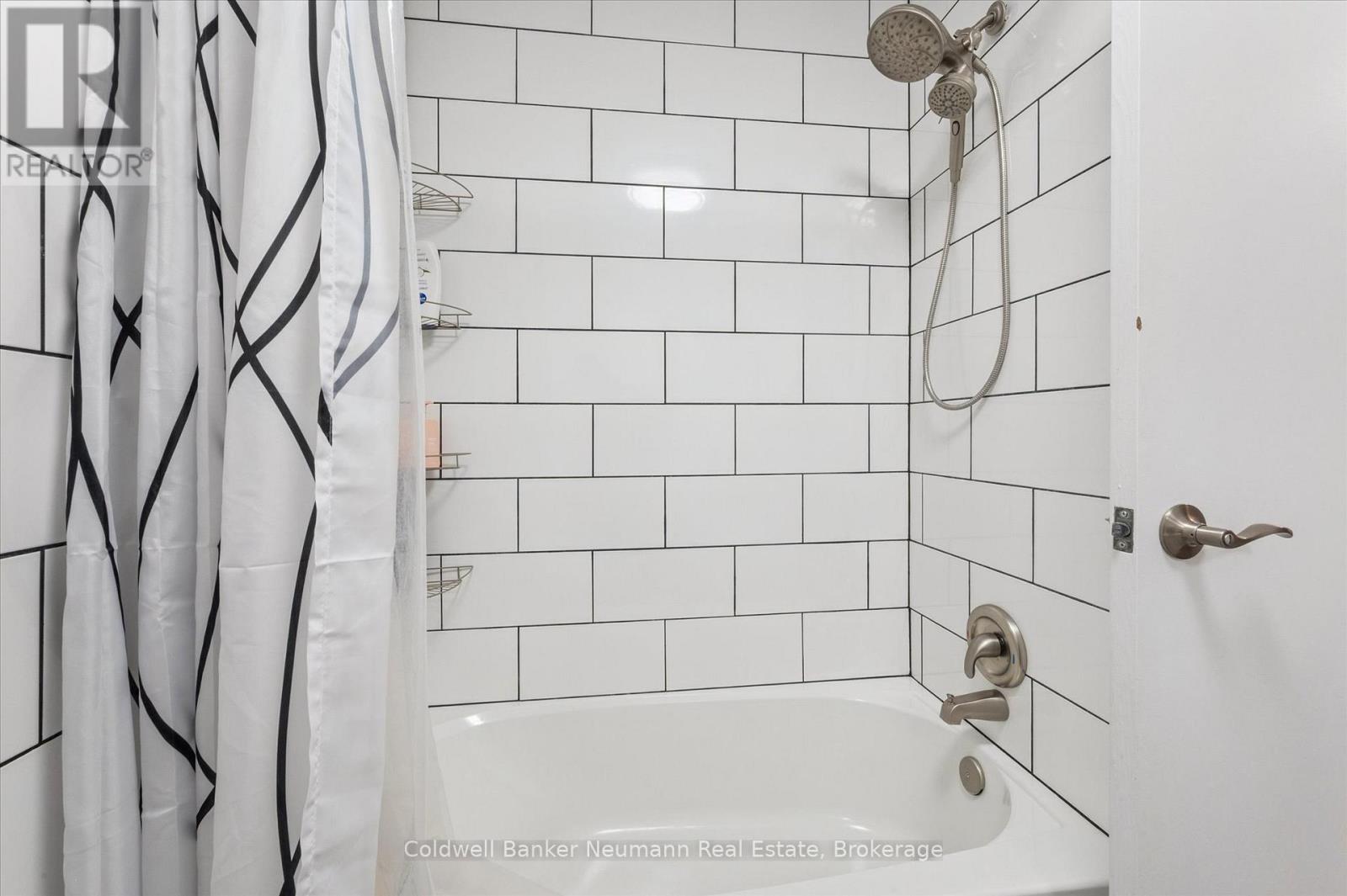 Photo 10 of 14 453 Albert Street, Waterloo ON