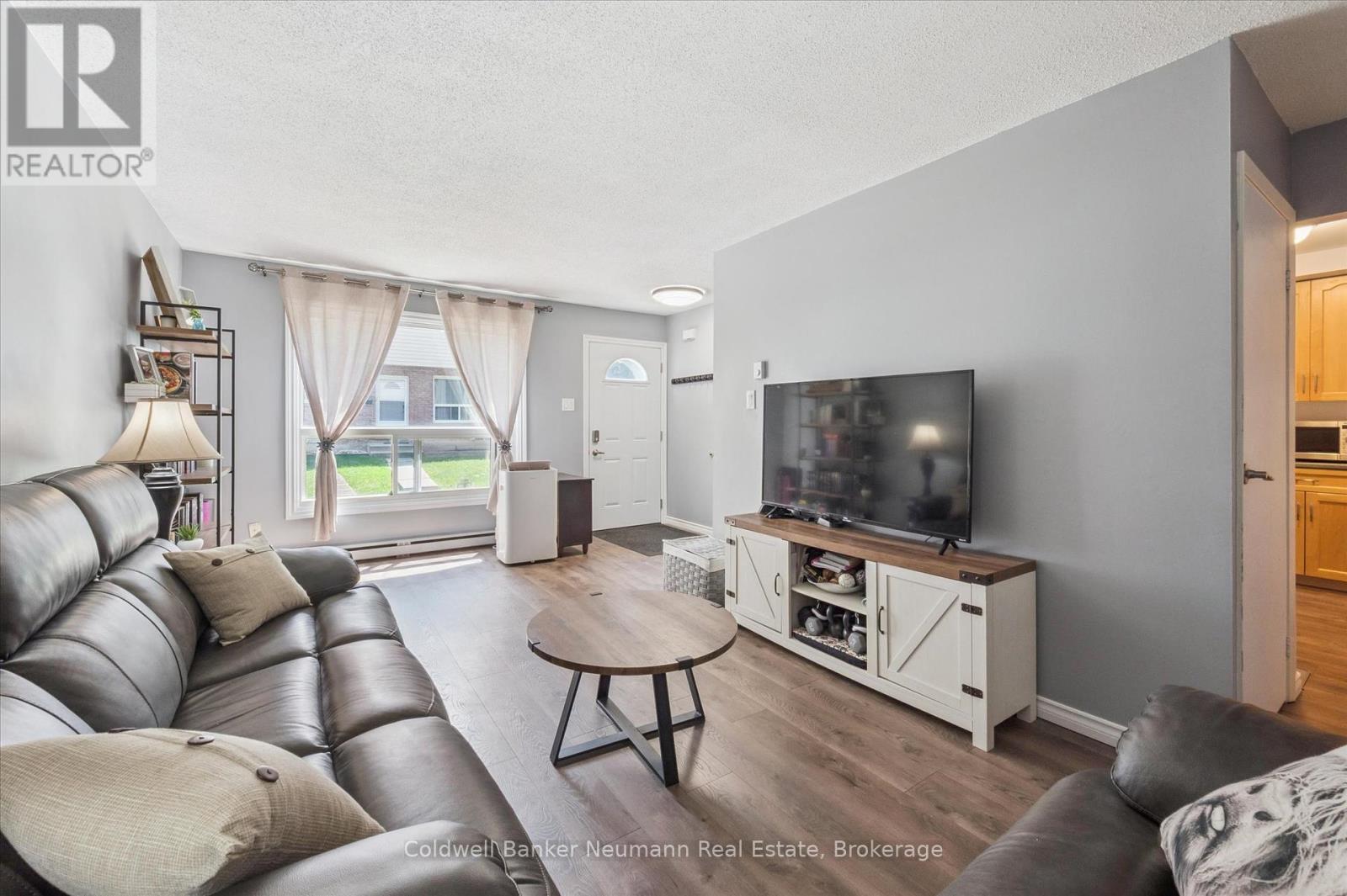 Photo 2 of 14 453 Albert Street, Waterloo ON