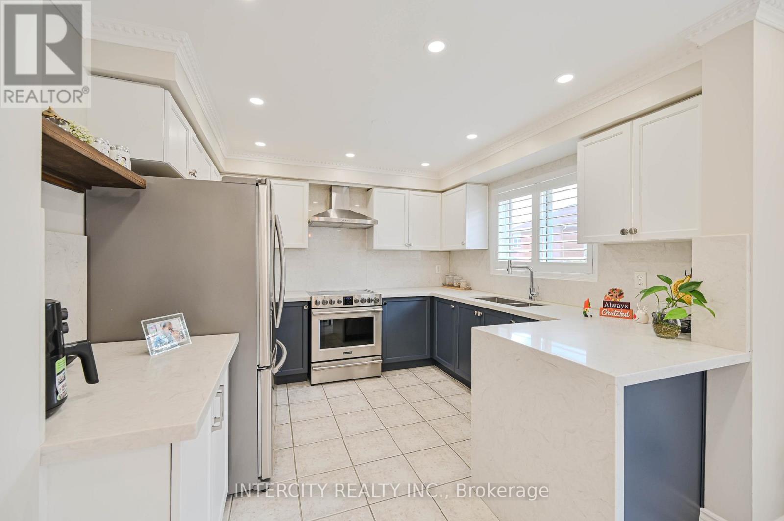 Photo 50 of 11 Allangrove Drive, Brampton ON