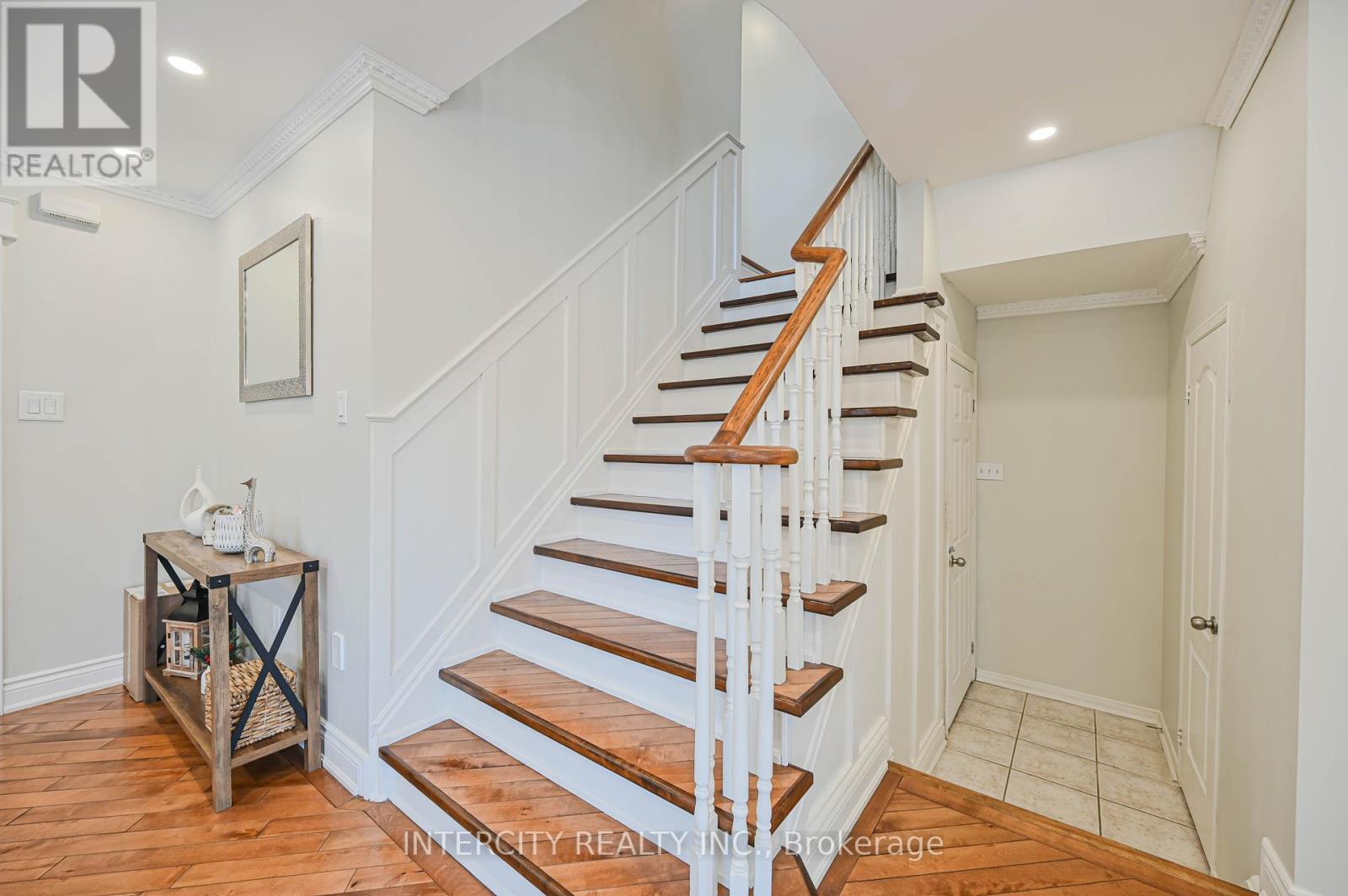 Photo 42 of 11 Allangrove Drive, Brampton ON