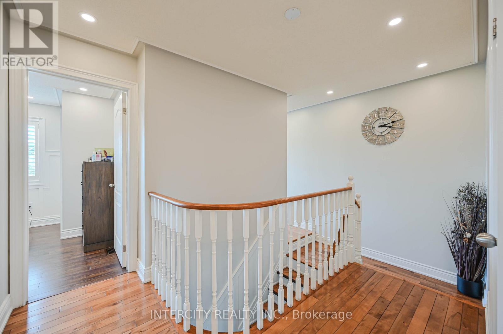 Photo 38 of 11 Allangrove Drive, Brampton ON