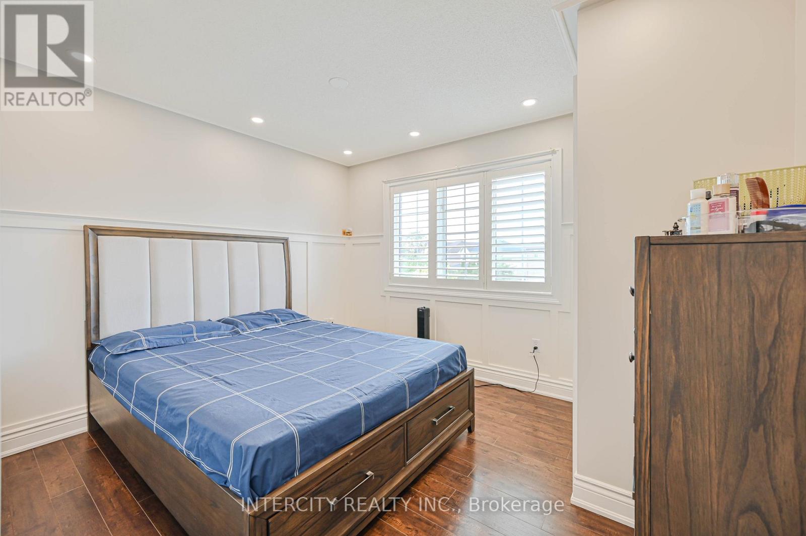 Photo 18 of 11 Allangrove Drive, Brampton ON