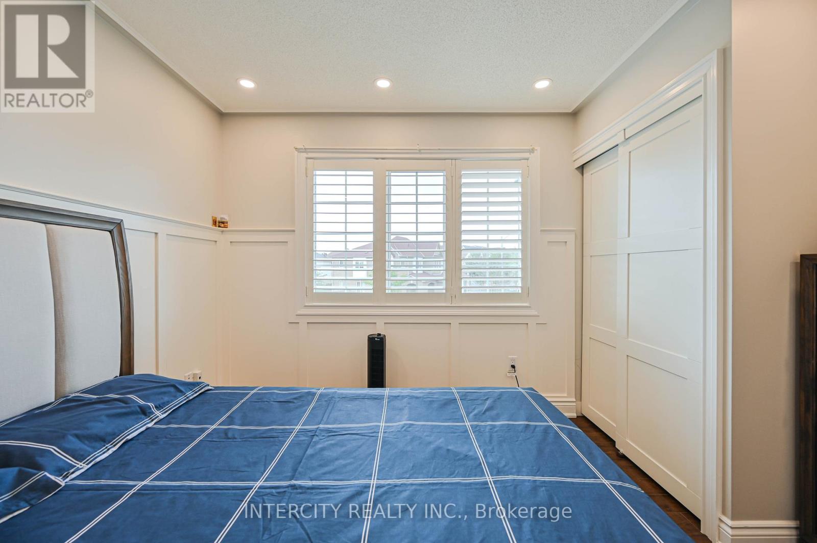 Photo 20 of 11 Allangrove Drive, Brampton ON