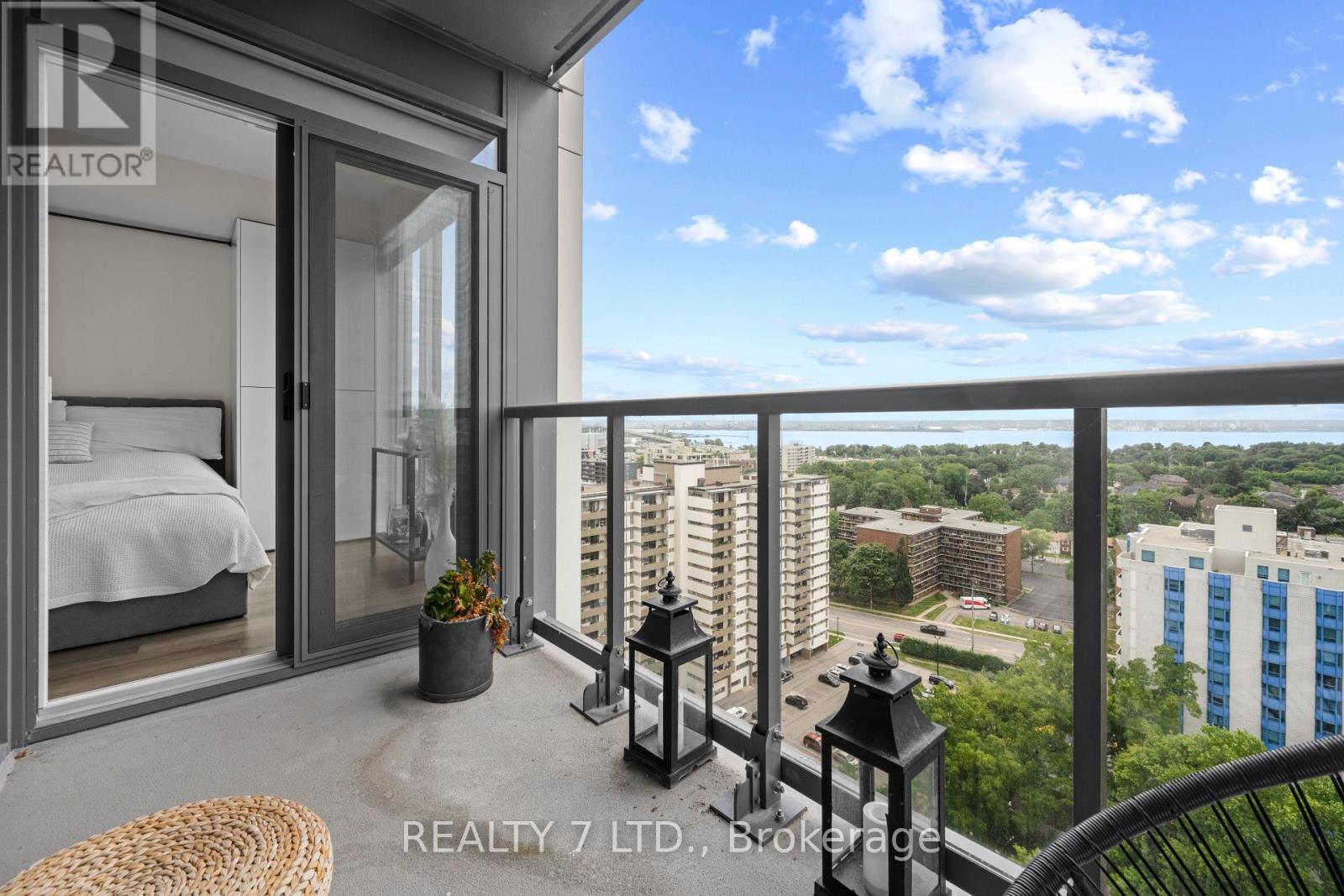 Photo 4 of 1701 500 Brock Avenue N, Burlington ON