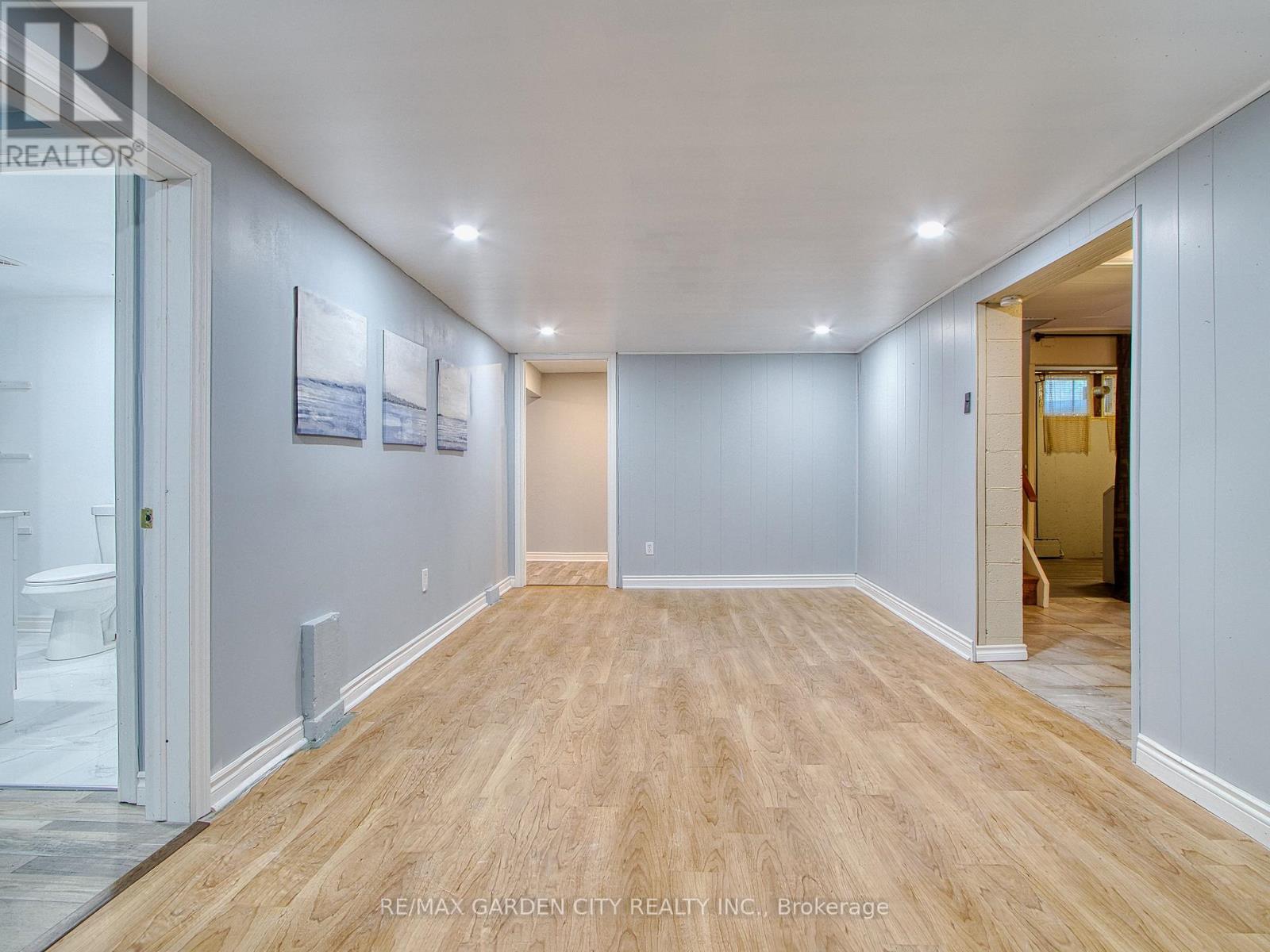 Photo 9 of 101 Masterson Drive, St Catharines ON
