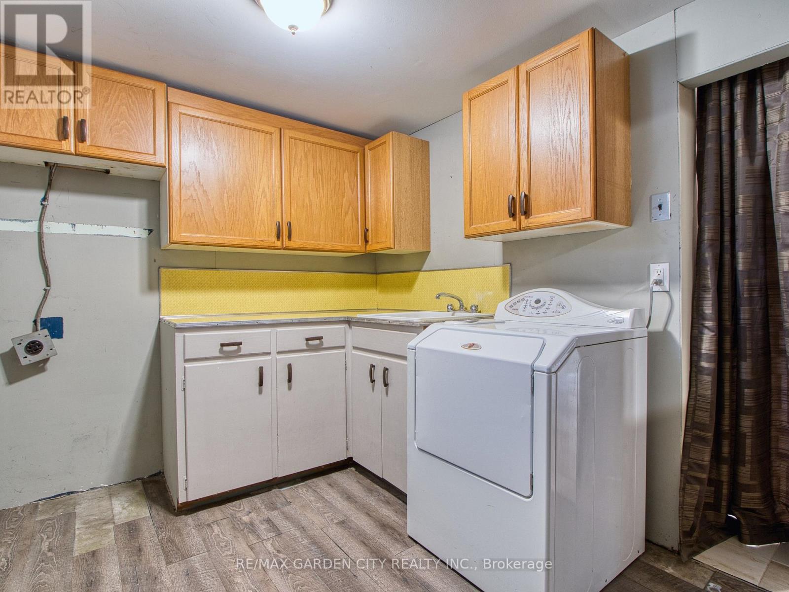 Photo 4 of 101 Masterson Drive, St Catharines ON