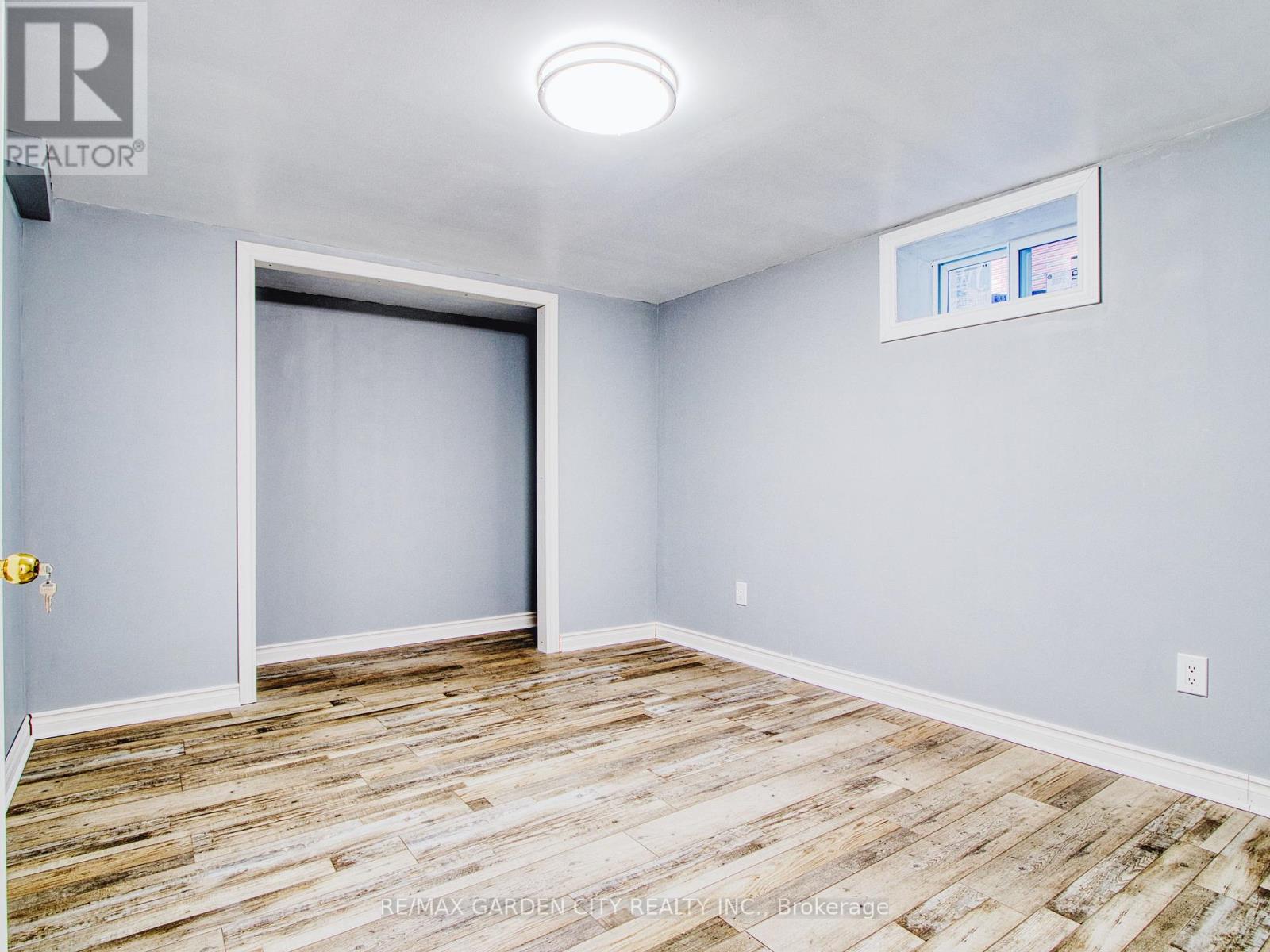 Photo 17 of 101 Masterson Drive, St Catharines ON