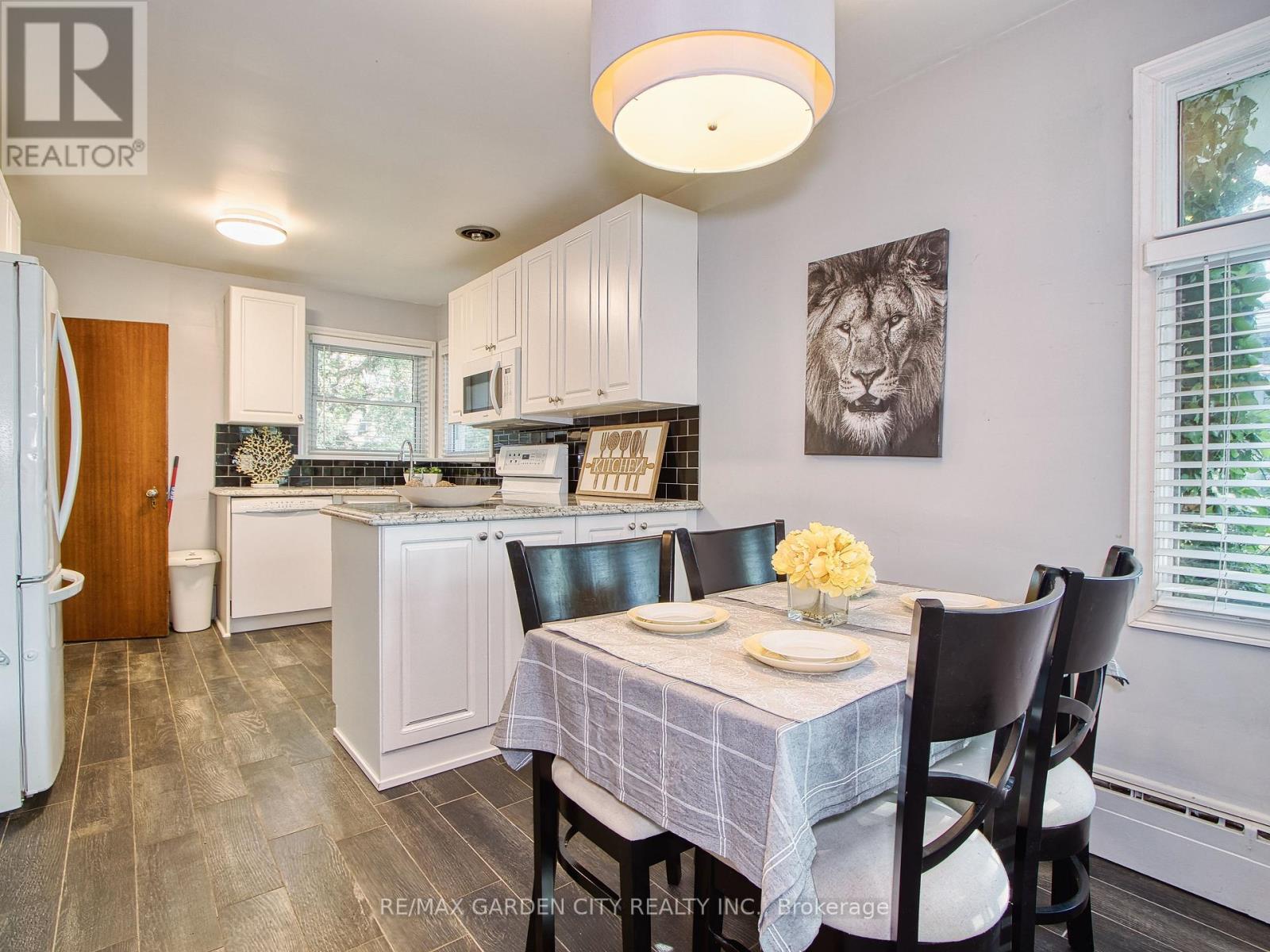 Photo 14 of 101 Masterson Drive, St Catharines ON