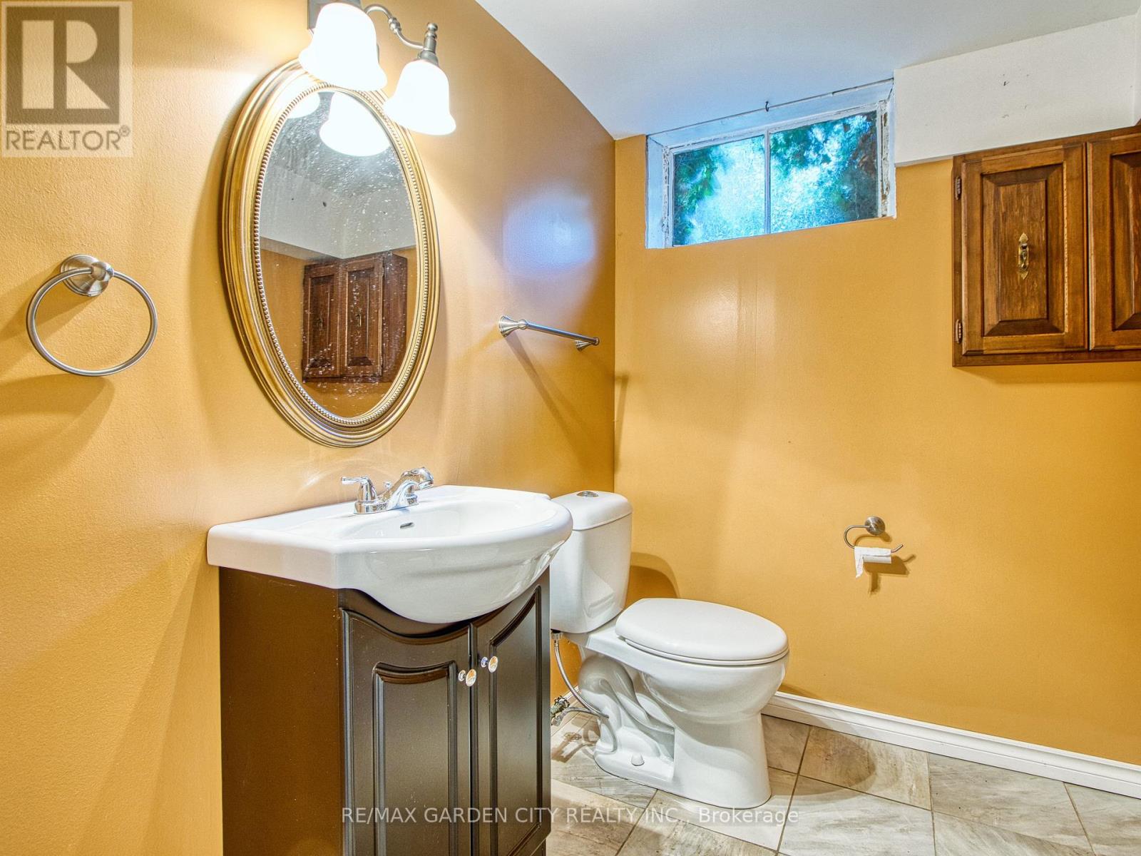 Photo 12 of 101 Masterson Drive, St Catharines ON