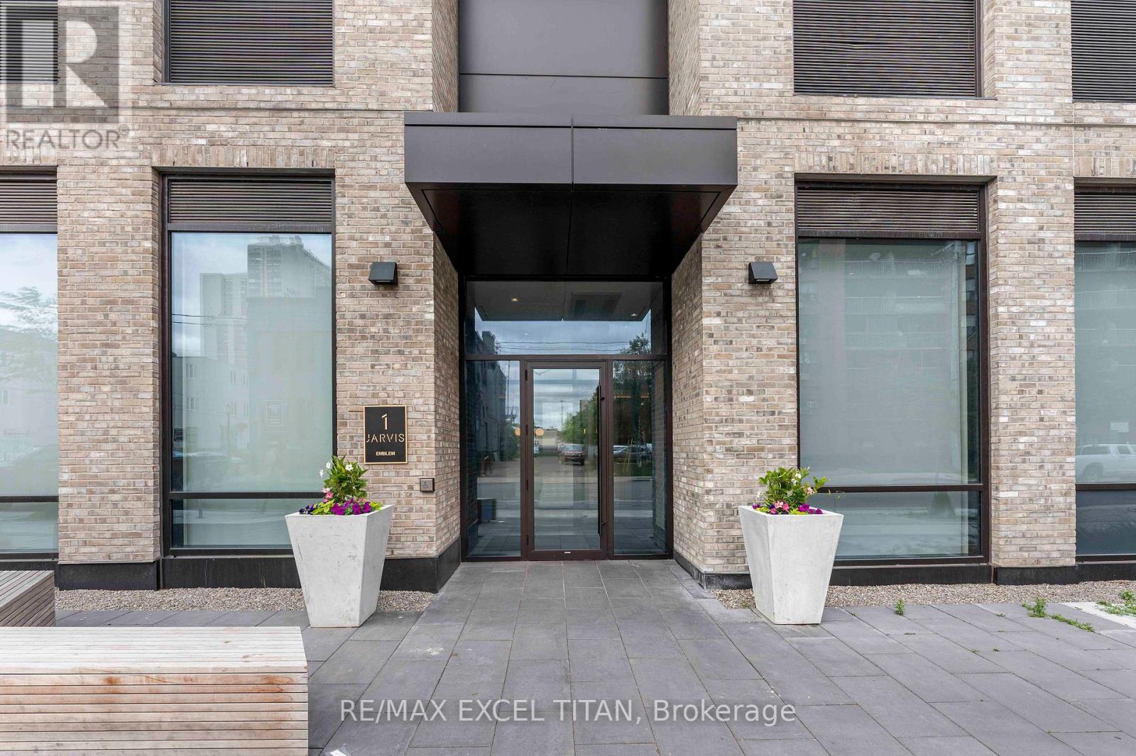 Photo 1 of 614 1 Jarvis Street, Hamilton ON