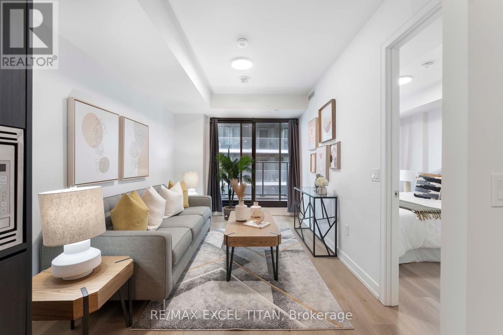 Photo 3 of 614 1 Jarvis Street, Hamilton ON
