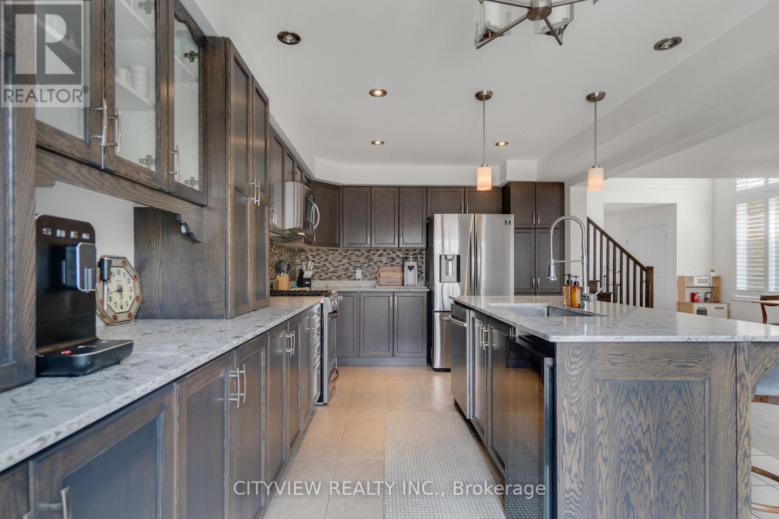 Photo 6 of 41 Bellagio Avenue, Hamilton ON