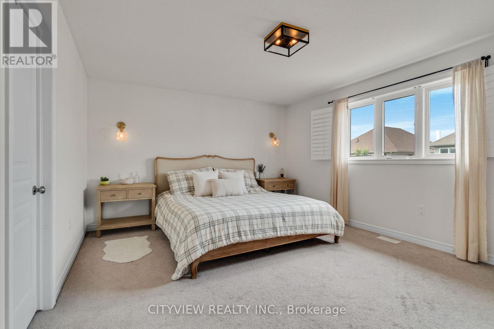 Photo 9 of 41 Bellagio Avenue, Hamilton ON