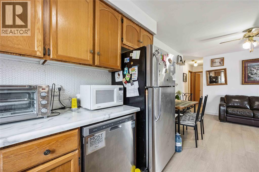Photo 12 of 106 Hastings Crescent, Sarnia ON