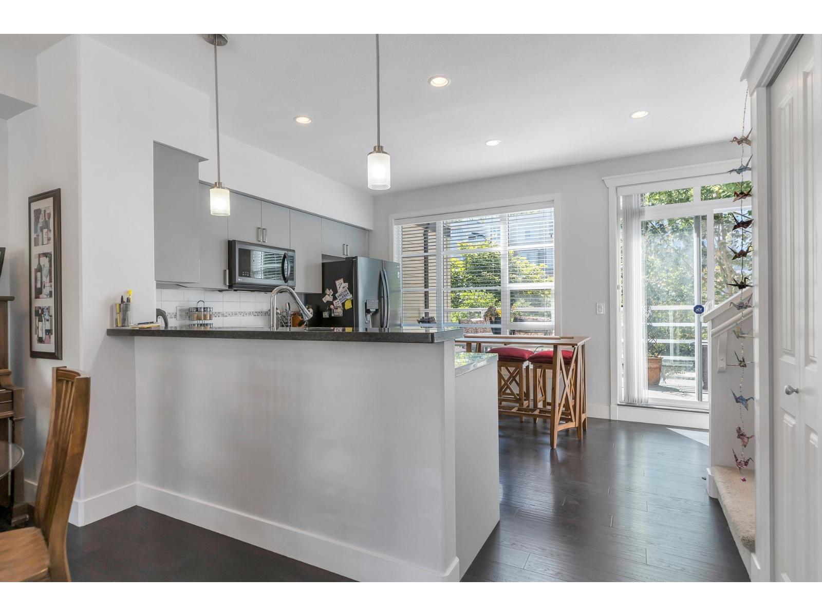 Photo 5 of 22 15405 31 Avenue, Surrey BC