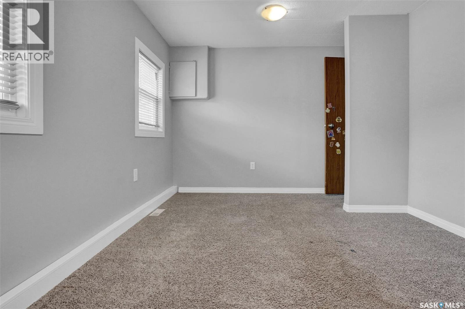 Photo 11 of 109 Wetmore Street N, Rouleau SK