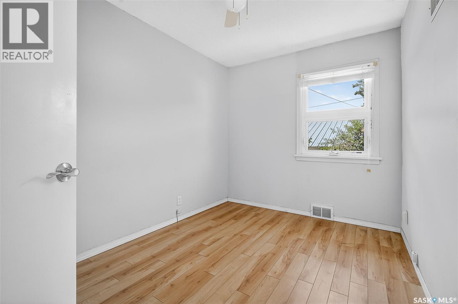 Photo 42 of 701 Hochelaga Street W, Moose Jaw SK