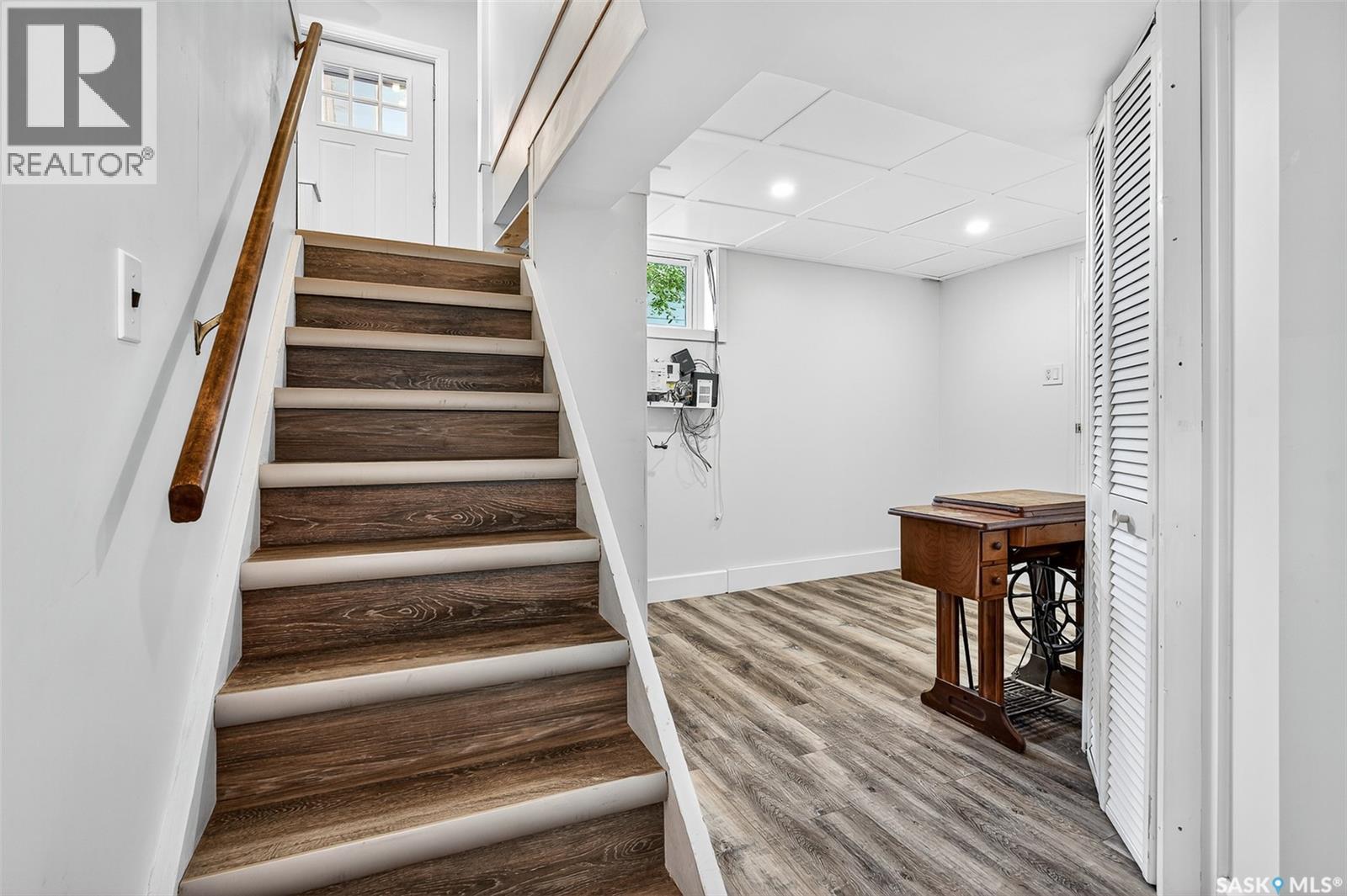 Photo 33 of 701 Hochelaga Street W, Moose Jaw SK